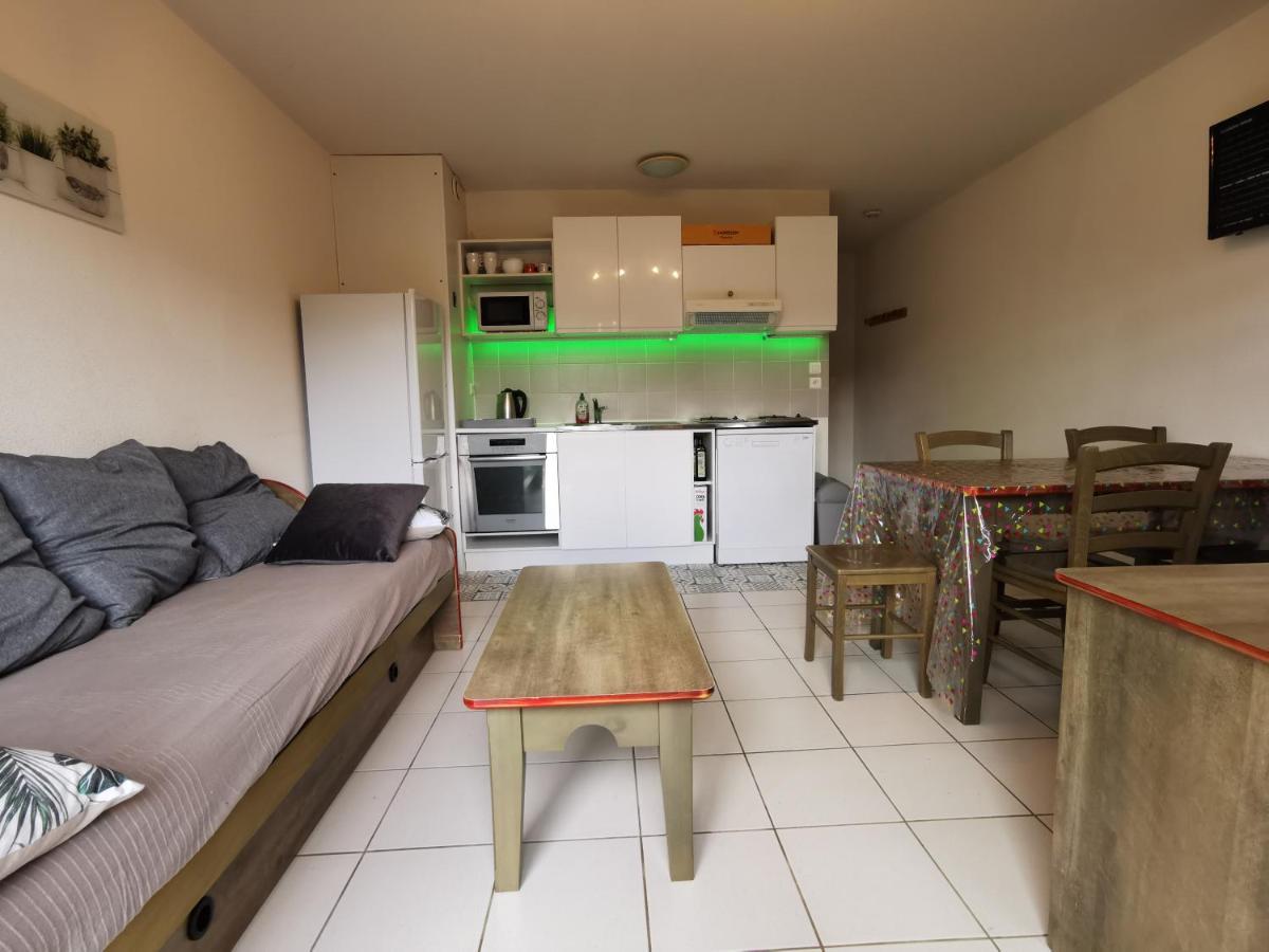 Au 11 T3 Duplex, Village Vacances, Piscines, Parking Saint-Geniez-dʼOlt Eksteriør bilde