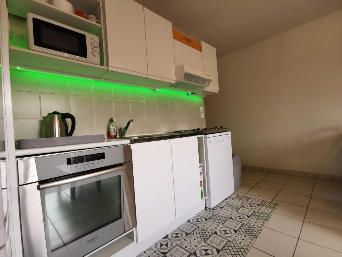 Au 11 T3 Duplex, Village Vacances, Piscines, Parking Saint-Geniez-dʼOlt Eksteriør bilde