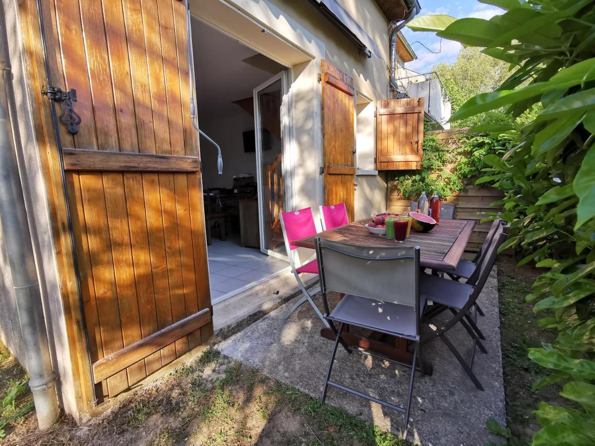 Au 11 T3 Duplex, Village Vacances, Piscines, Parking Saint-Geniez-dʼOlt Eksteriør bilde