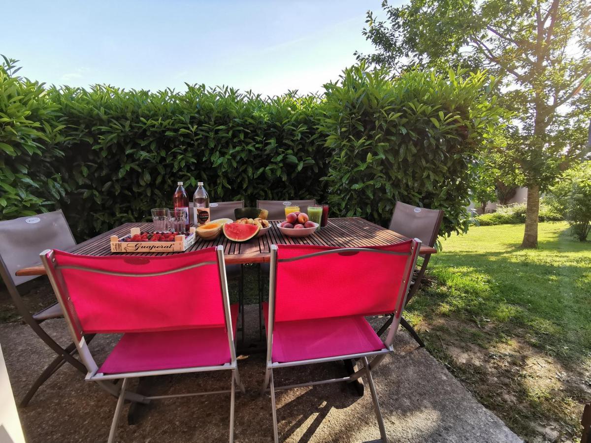 Au 11 T3 Duplex, Village Vacances, Piscines, Parking Saint-Geniez-dʼOlt Eksteriør bilde